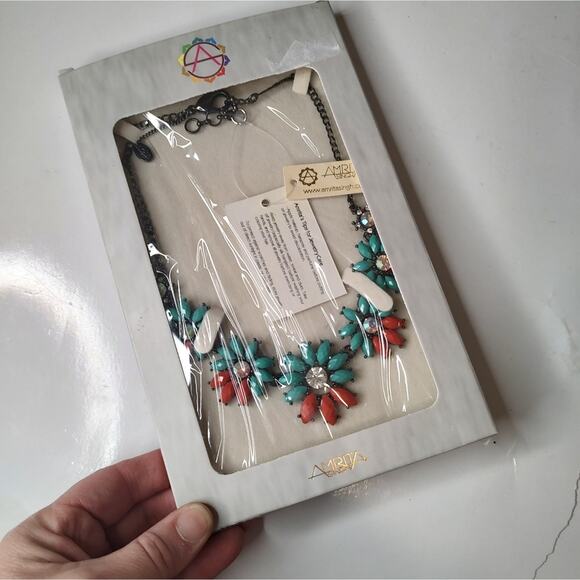 Amrita Singh ANNIE Turquoise & Coral Daisy Necklace - Picture 8 of 9